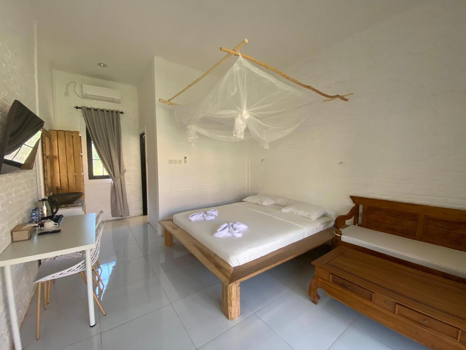 Pasir Putih Resort & Resto Maluk Bagian luar foto