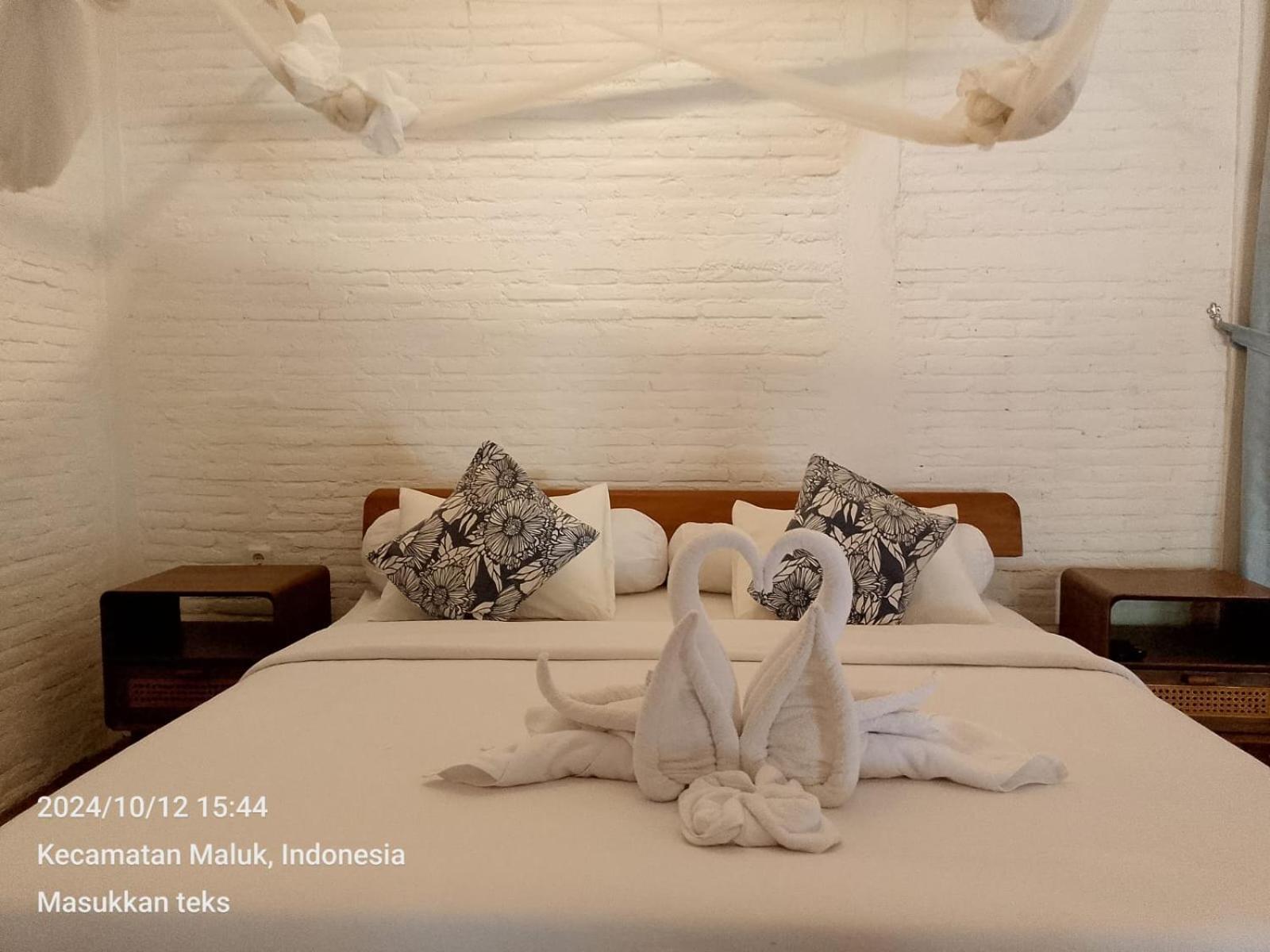 Pasir Putih Resort & Resto Maluk Bagian luar foto